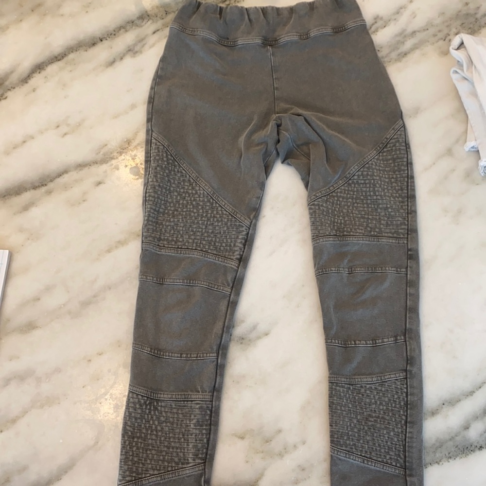 Grey cotton leggings